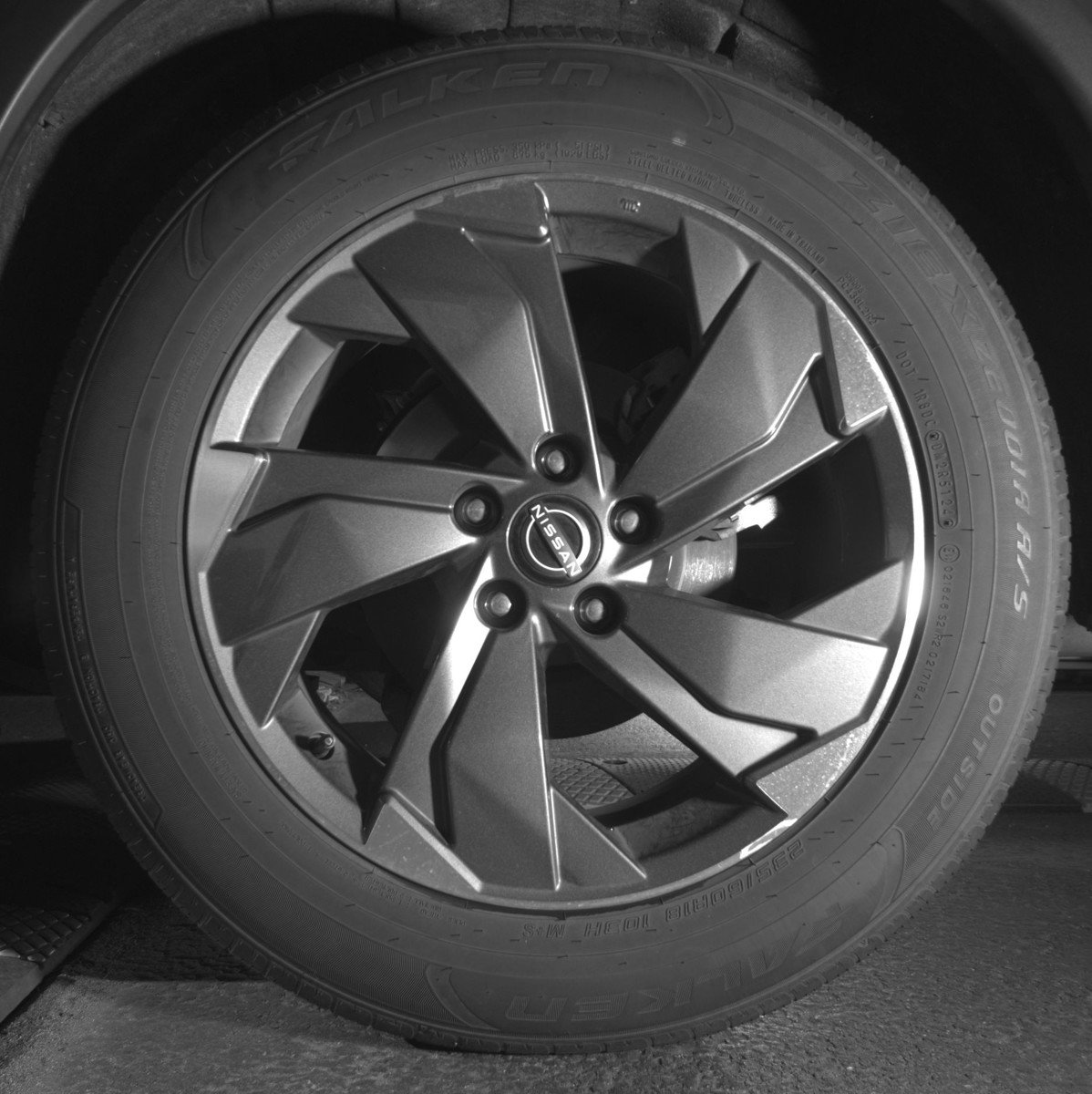 Used 2025 Nissan Rogue SV FWD image 14