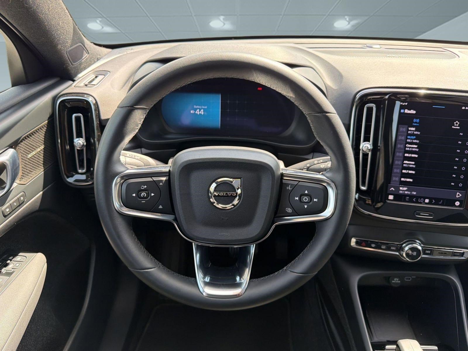 Certified 2023 Volvo C40 P8 Recharge Ultimate image 16