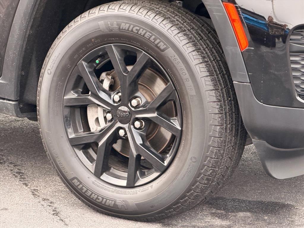 Used 2024 Jeep Grand Cherokee Altitude image 25