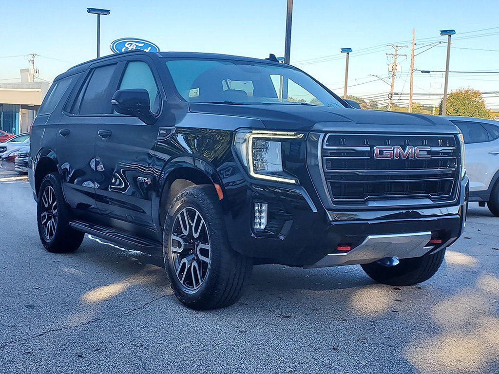 Used 2023 GMC Yukon AT4 w/ LPO, Floor Liner Package AWD/4WD image 3
