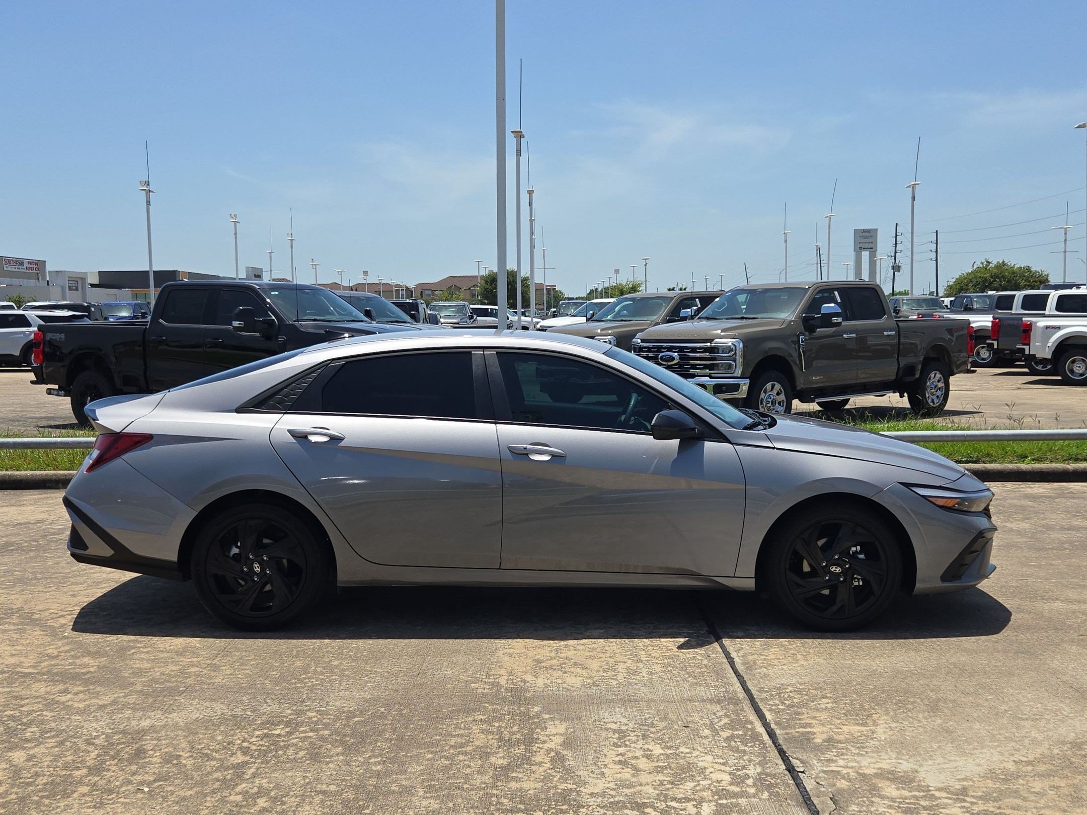 Used 2026 Hyundai Elantra Sport FWD image 2