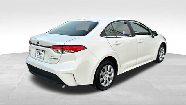 Used 2024 Toyota Corolla LE image 30