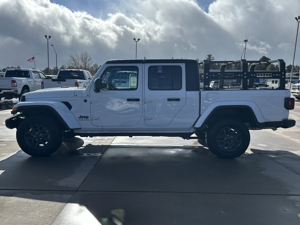 Certified 2025 Jeep Gladiator Sport image 6