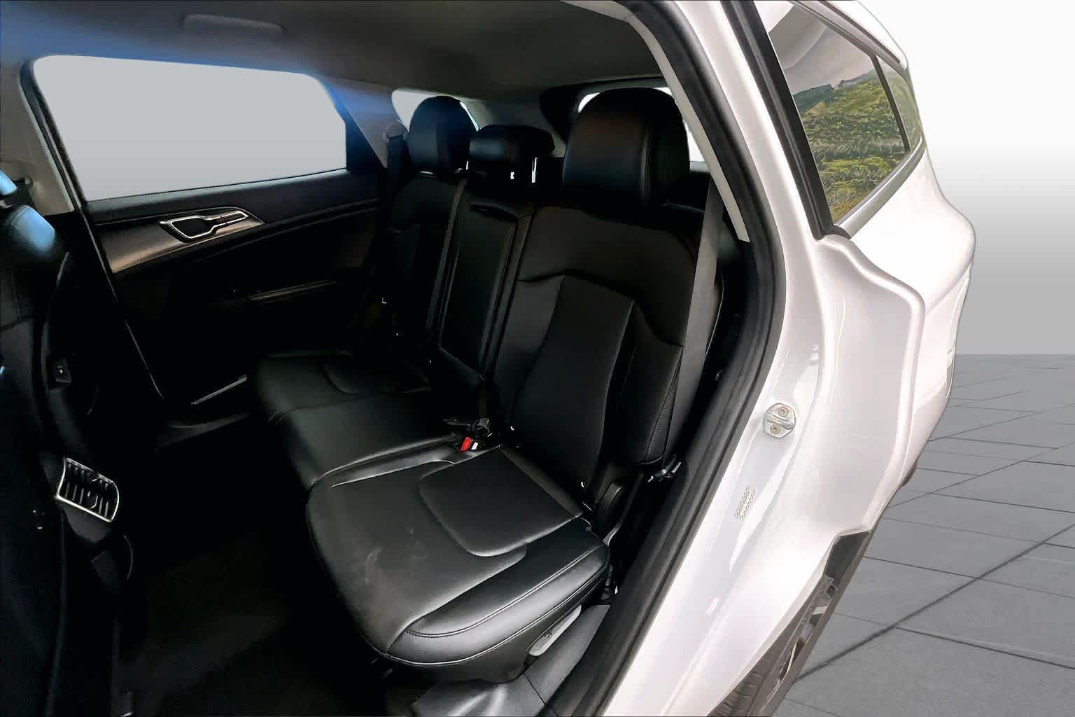 Used 2023 Kia Sportage EX FWD image 19