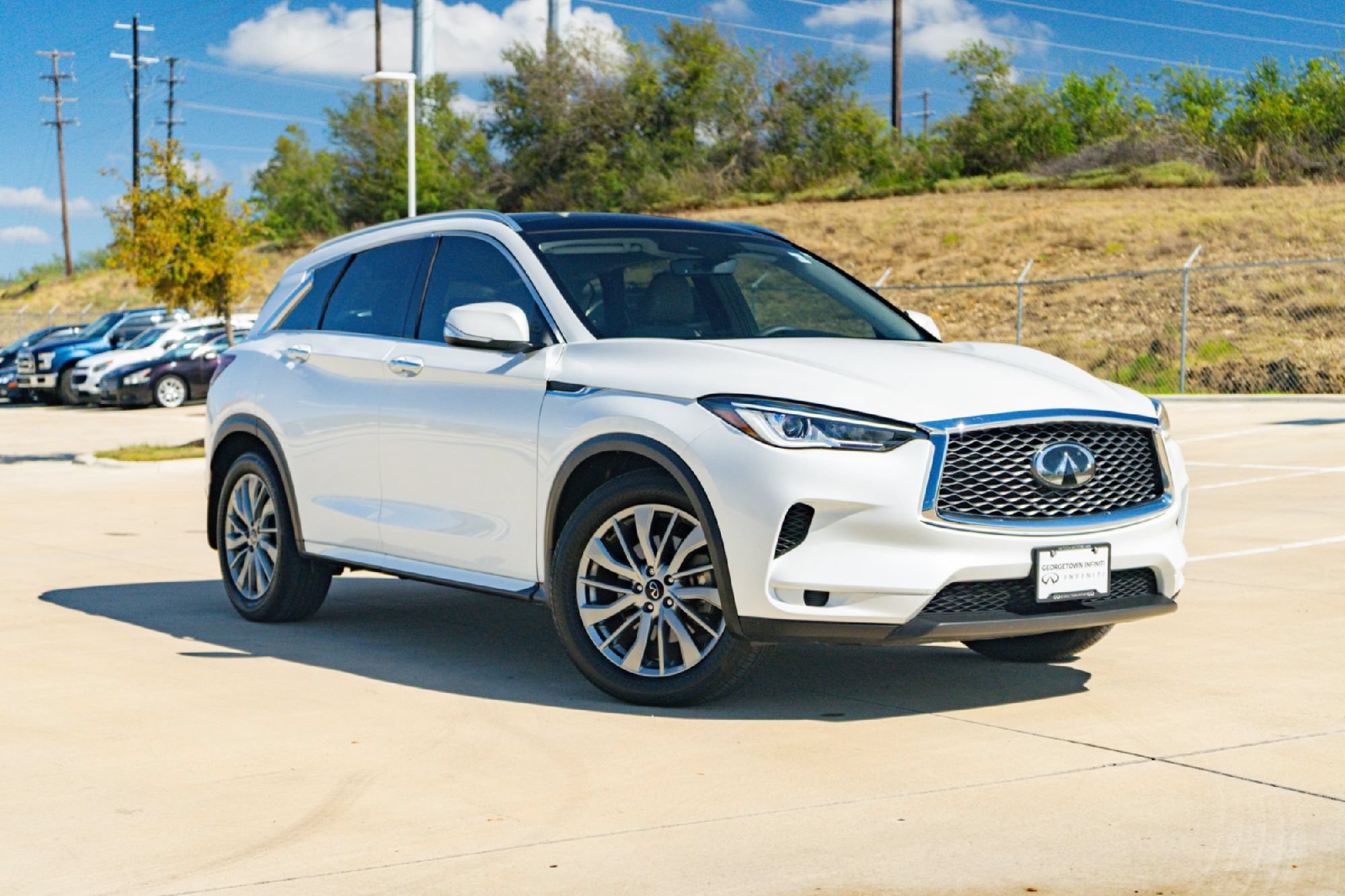 Certified 2025 INFINITI QX50 Luxe AWD/4WD image 1