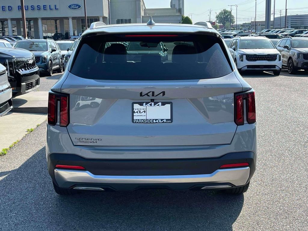 Used 2025 Kia Sorento S w/ Panoramic Sunroof Package FWD image 28