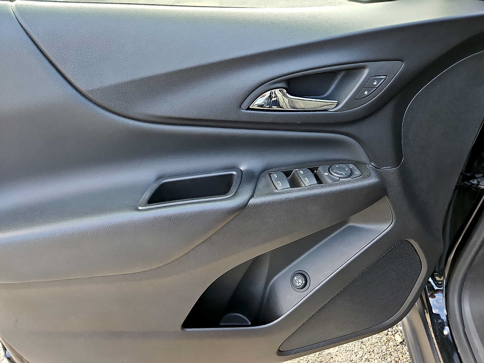 Used 2024 Chevrolet Equinox LT AWD/4WD image 12