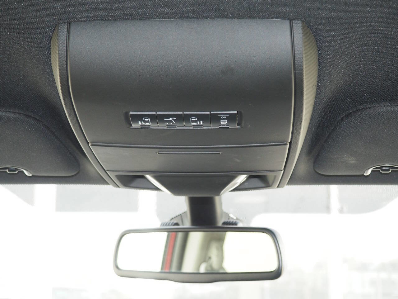 Used 2020 Dodge Grand Caravan SXT FWD image 16