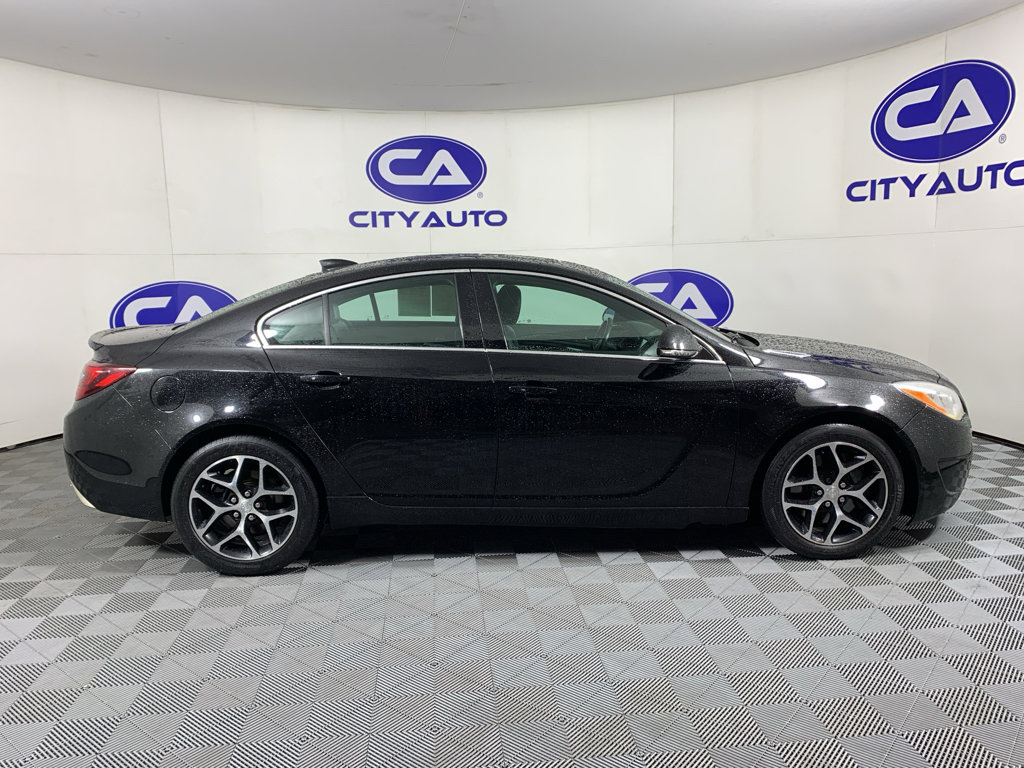 Used 2017 Buick Regal GS image 2