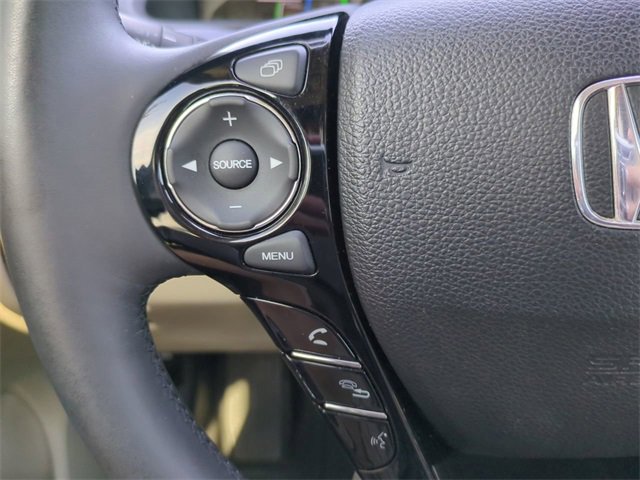 Used 2017 Honda Accord Touring image 29