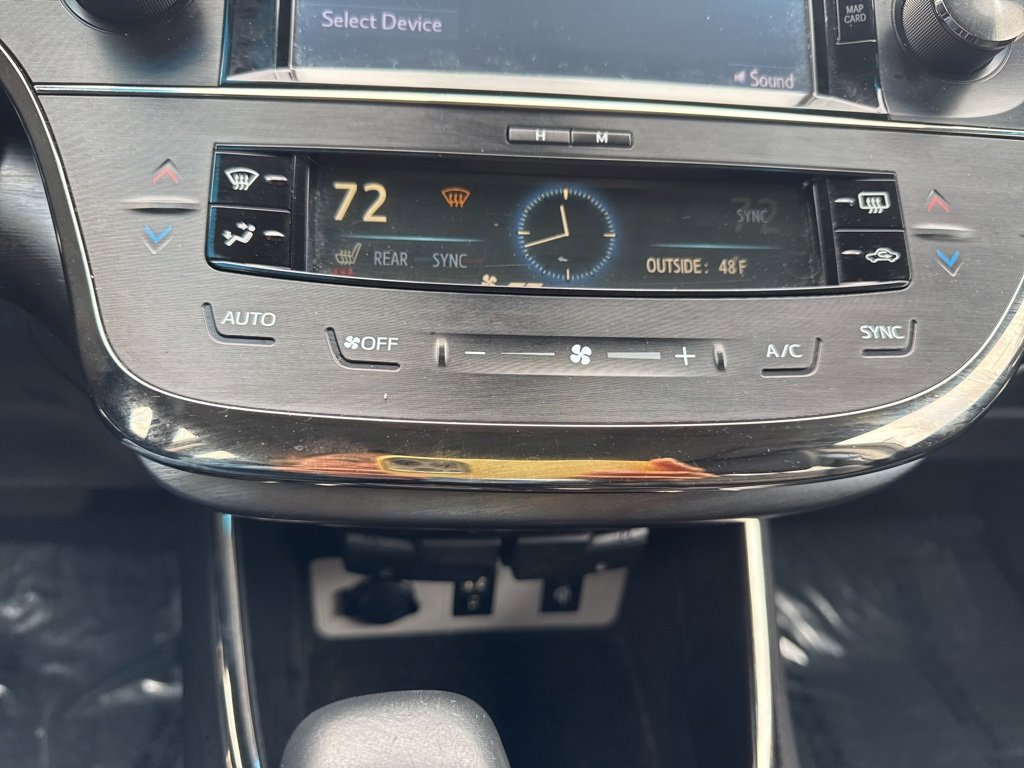 Used 2016 Toyota Avalon Limited image 23