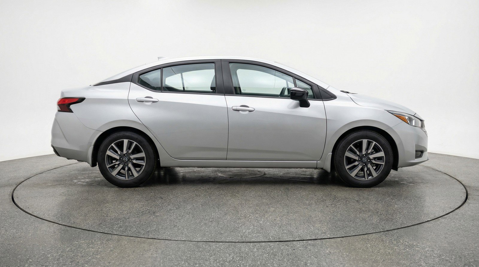 Used 2025 Nissan Versa SV FWD image 11