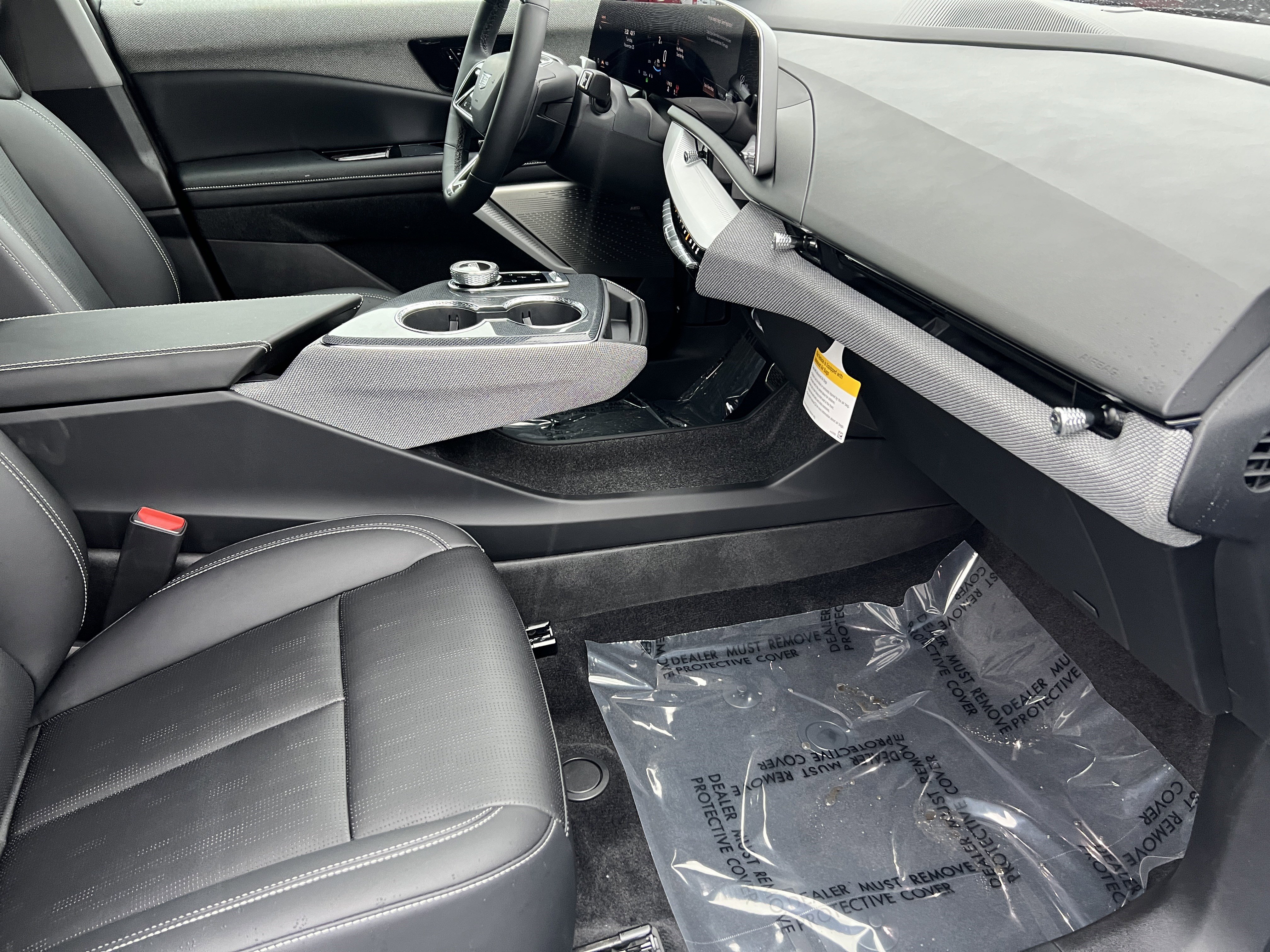 New 2026 Cadillac Optiq Luxury 2 image 24