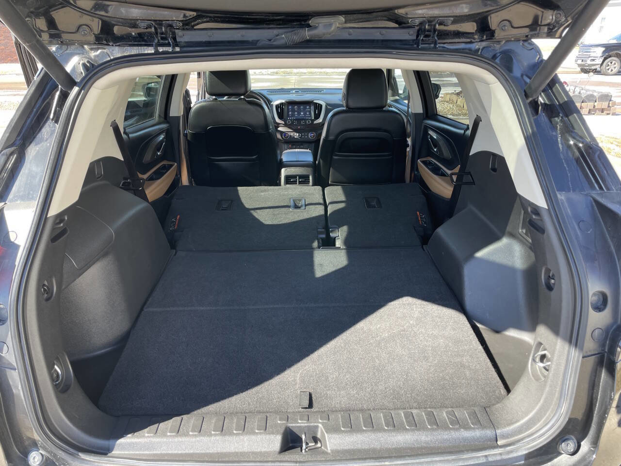 Used 2020 GMC Terrain SLT w/ Preferred Package image 29