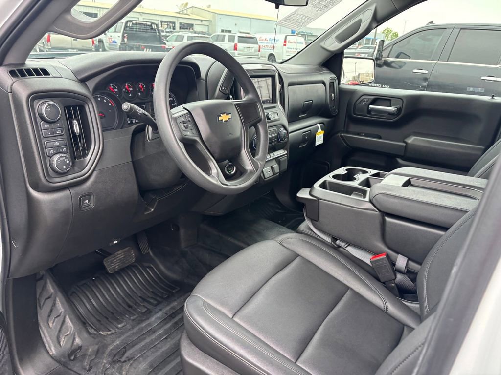 Used 2025 Chevrolet Silverado 1500 W/T w/ LPO, Dark Essentials Package AWD/4WD image 7