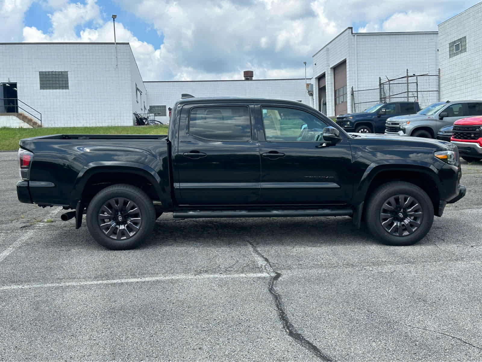 Used 2021 Toyota Tacoma Limited w/ Nightshade Package AWD/4WD image 8