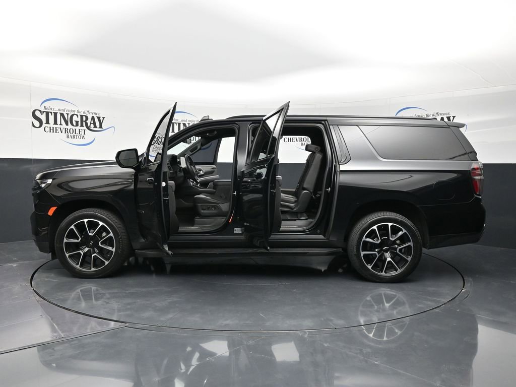 Used 2023 Chevrolet Suburban RST AWD/4WD image 28