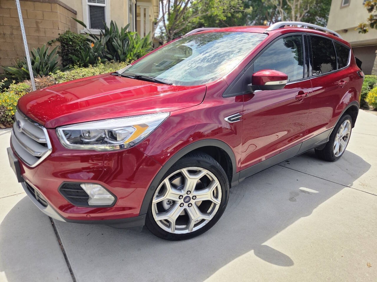 Used 2017 Ford Escape Titanium w/ Equipment Group 301A AWD/4WD image 13