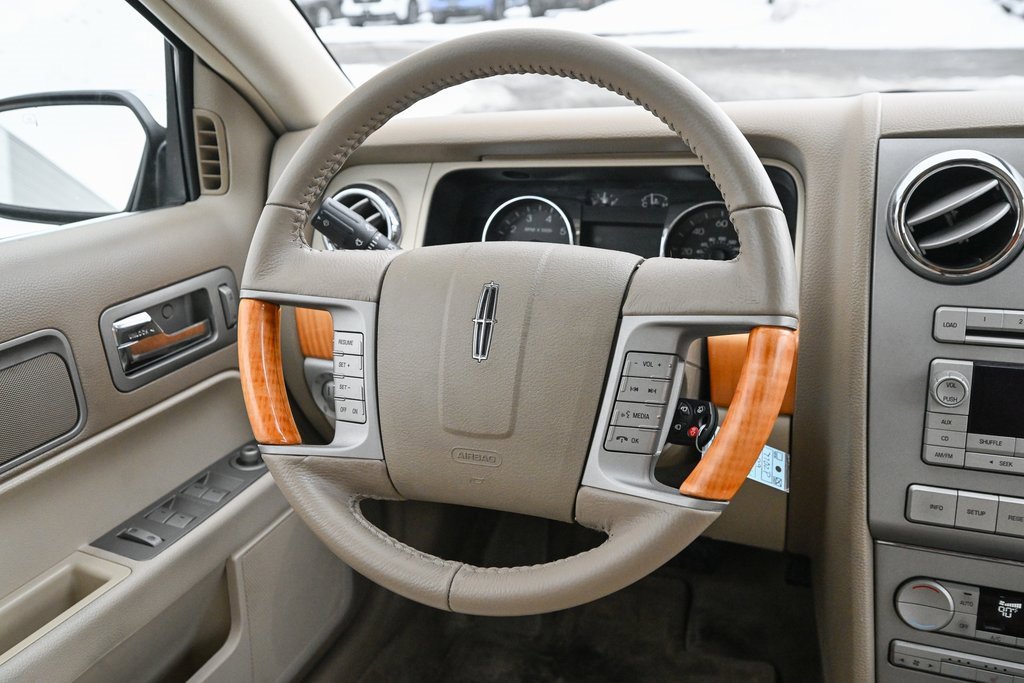 Used 2009 Lincoln MKZ image 30