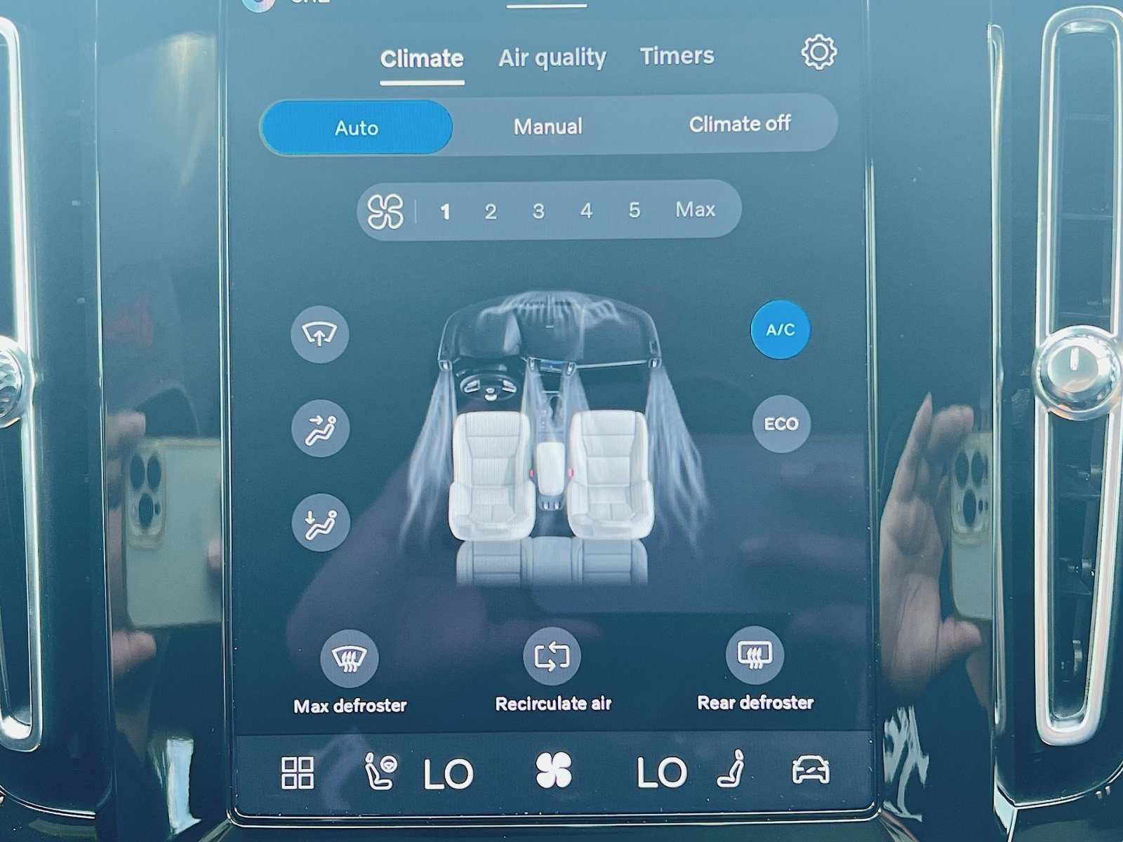 New 2026 Volvo EX40 Ultra AWD/4WD image 21