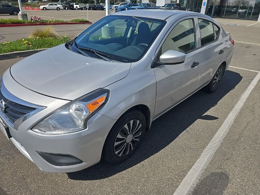 Used 2018 Nissan Versa S Plus image 3