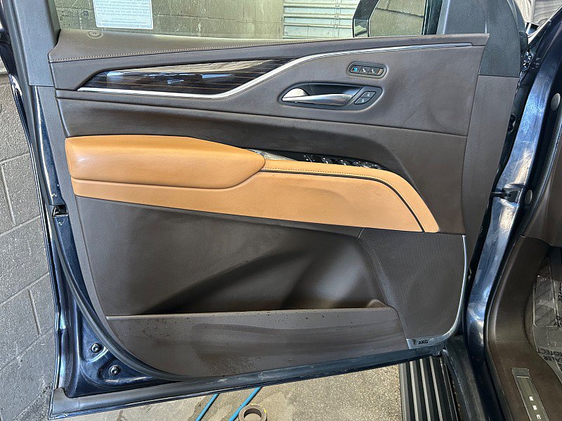Used 2021 Cadillac Escalade Sport w/ Driver Assist Tech Package AWD/4WD image 17