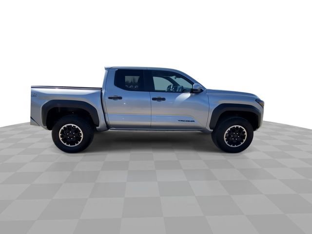 Used 2025 Toyota Tacoma TRD Off-Road AWD/4WD image 3
