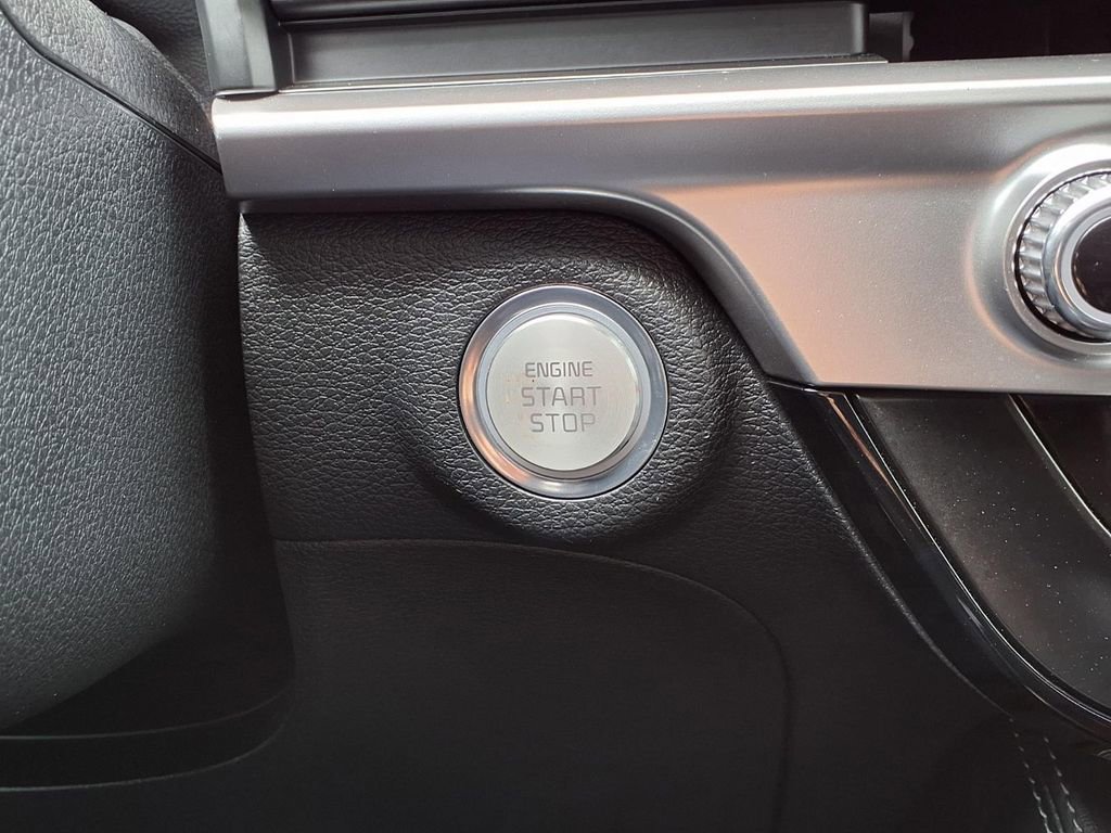 Used 2024 Kia Telluride EX w/ EX Captain's Chair Package FWD image 32