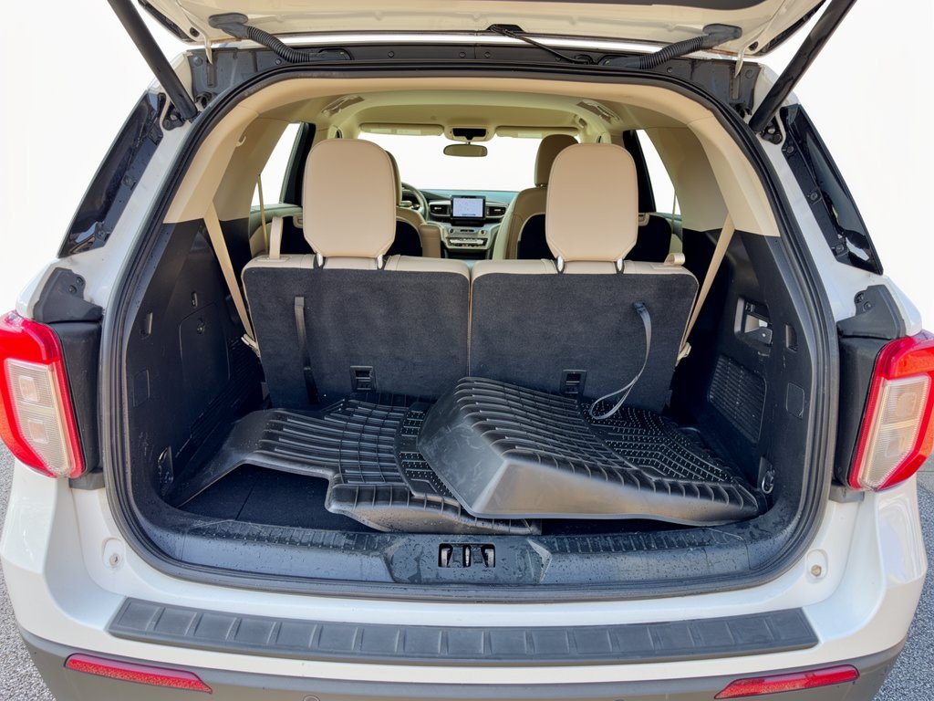 Used 2021 Ford Explorer XLT w/ Equipment Group 202A AWD/4WD image 28