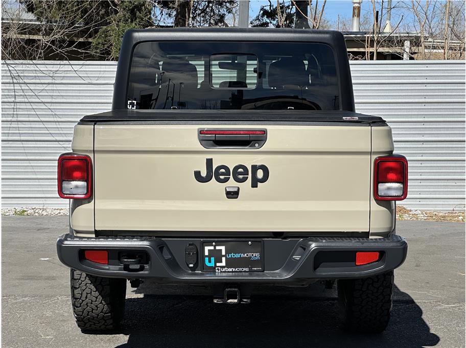 Used 2022 Jeep Gladiator Sport image 11