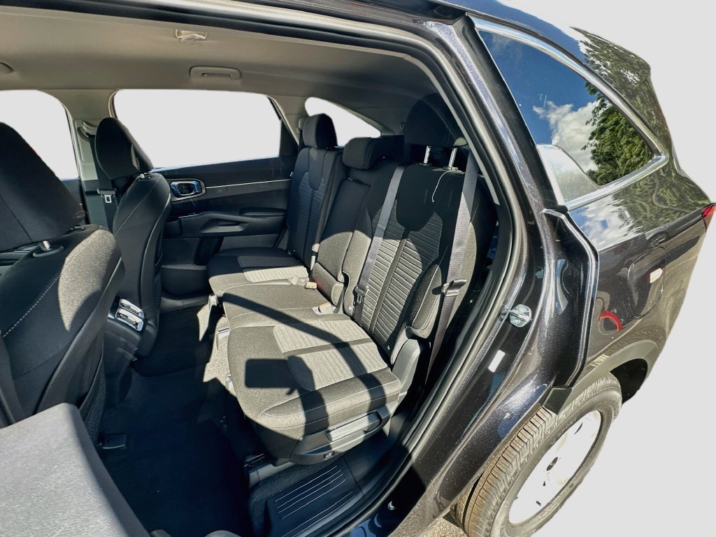 New 2026 Kia Sorento LX FWD image 22
