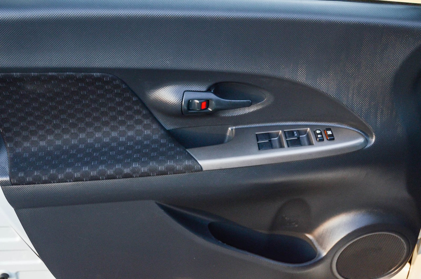 Used 2012 Scion xD image 22