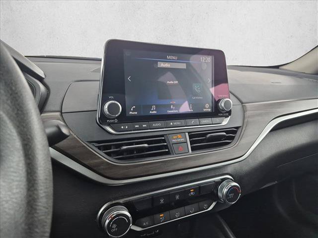 Used 2025 Nissan Altima 2.5 SV FWD image 12