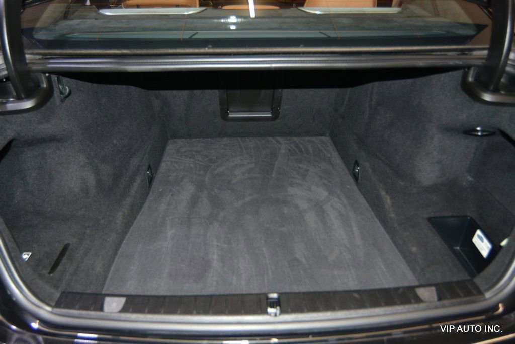 Used 2017 BMW M760i xDrive image 33