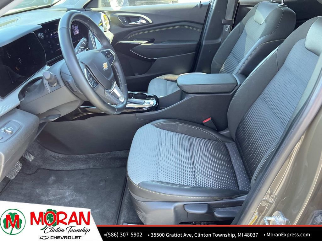 Certified 2024 Chevrolet Trax LT w/ Driver Confidence Package image 17