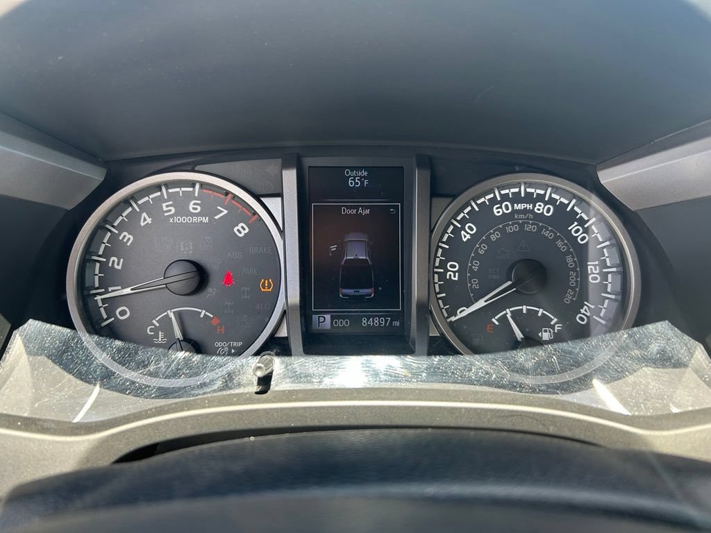 Used 2019 Toyota Tacoma SR5 AWD/4WD image 14