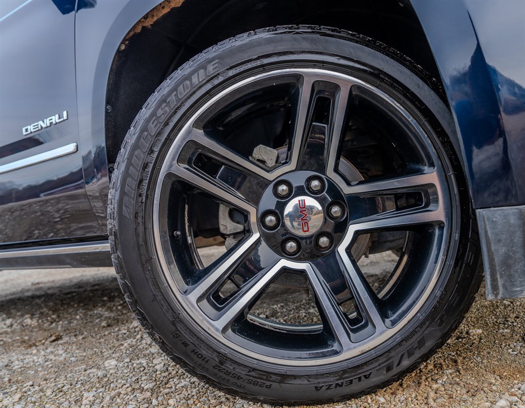 Used 2018 GMC Yukon Denali w/ Denali Ultimate Package AWD/4WD image 10