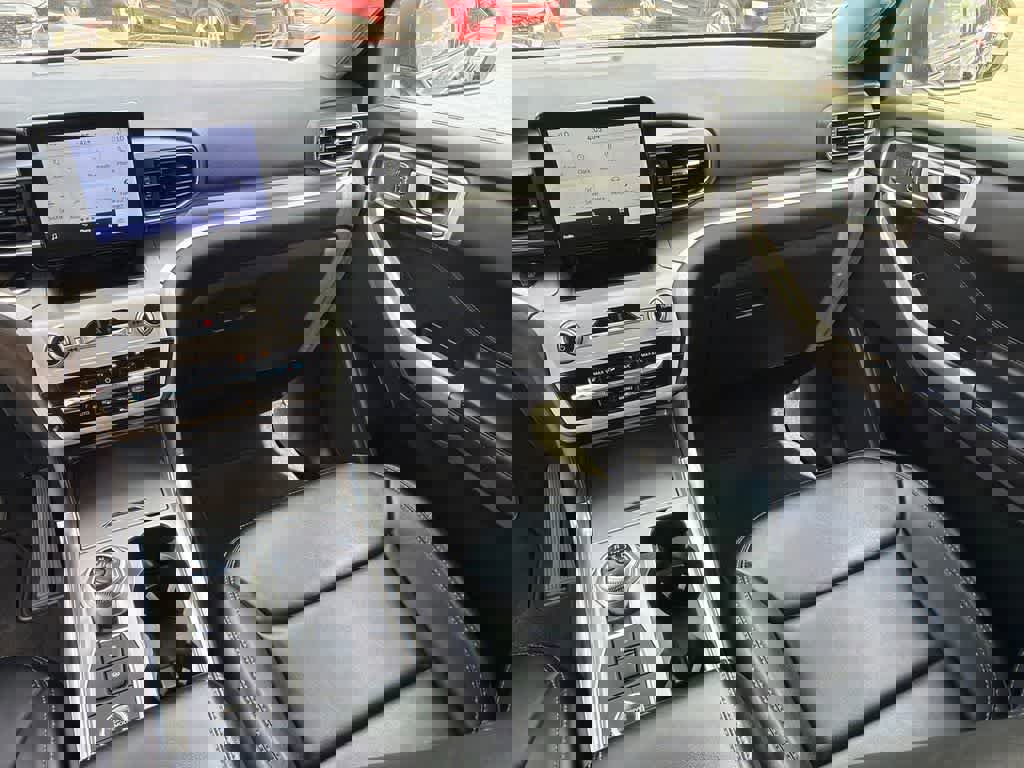 Used 2023 Ford Explorer XLT w/ Equipment Group 202A AWD/4WD image 20