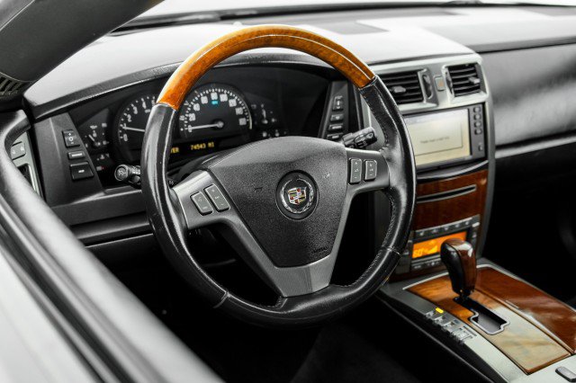 Used 2006 Cadillac XLR RWD image 13