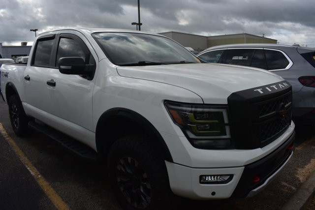 Used 2023 Nissan Titan PRO-4X w/ Pro-4x Convenience Package image 2