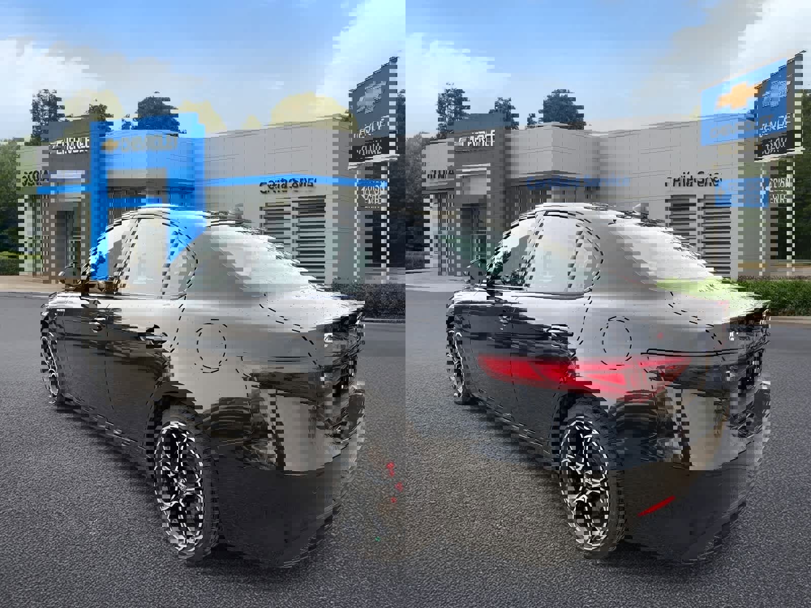 Used 2022 Alfa Romeo Giulia Veloce image 2