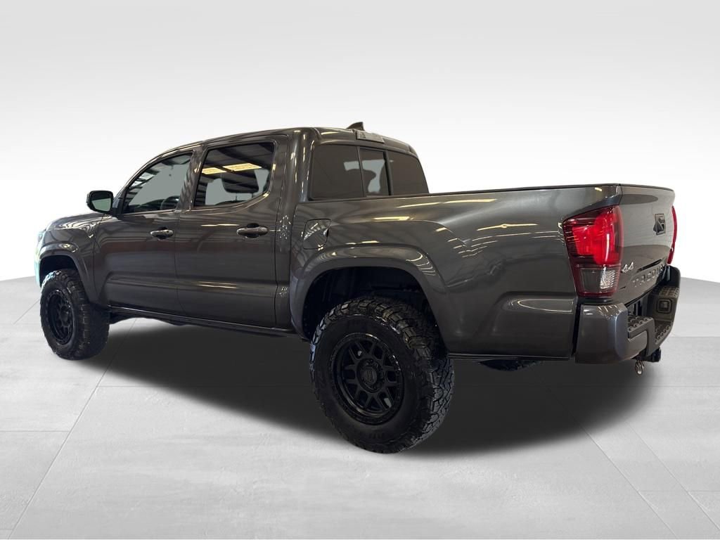 Used 2020 Toyota Tacoma SR image 3