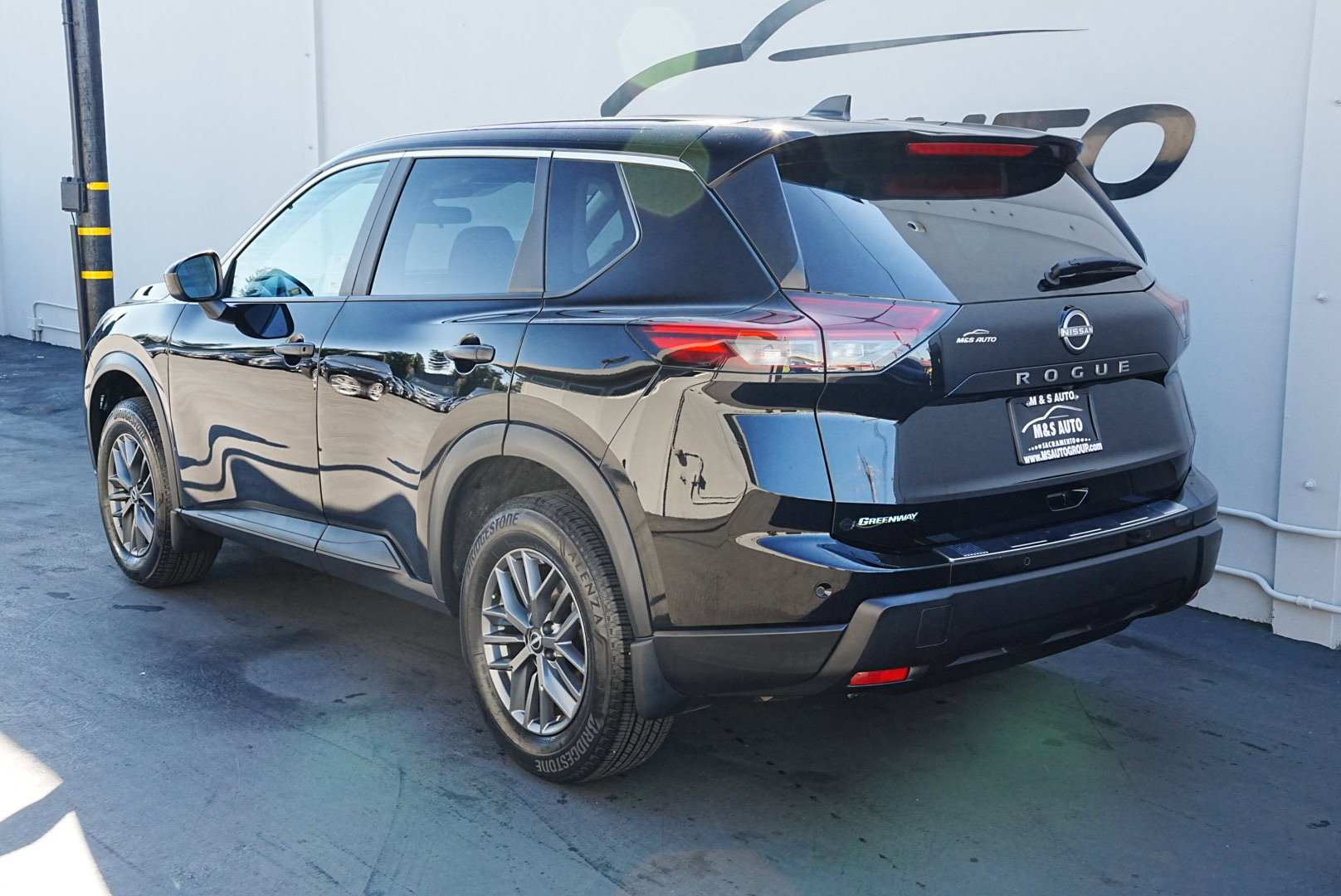 Used 2024 Nissan Rogue S image 6