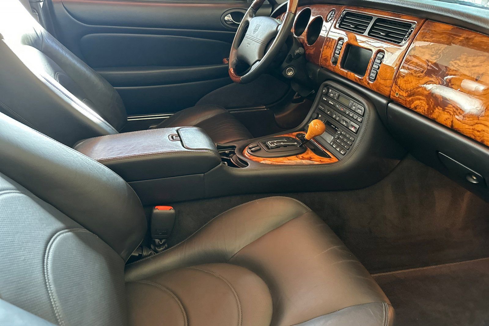 Used 2002 Jaguar XK8 Convertible RWD image 14