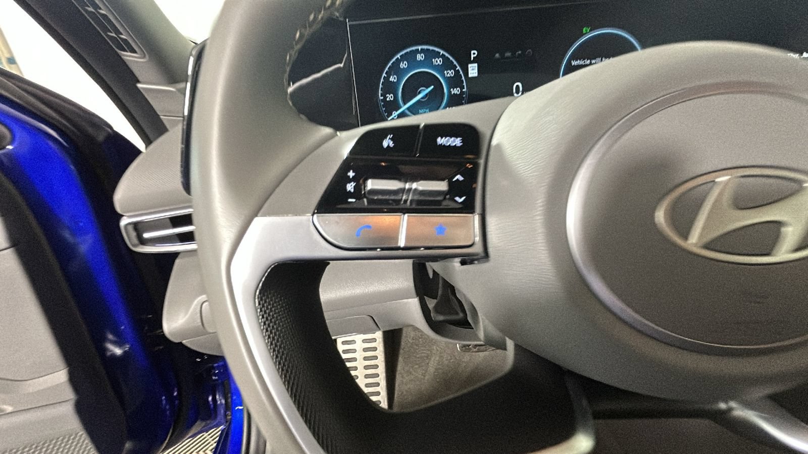 Certified 2025 Hyundai Elantra SEL FWD image 15