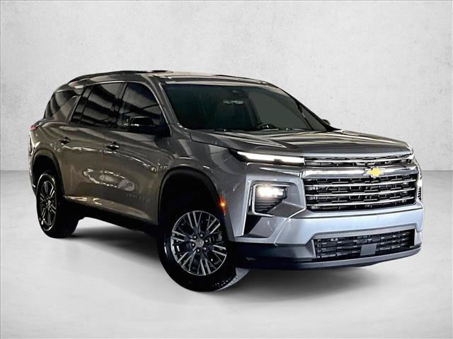Used 2025 Chevrolet Traverse LT FWD image 12