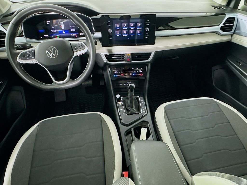 Used 2025 Volkswagen Taos SE image 27