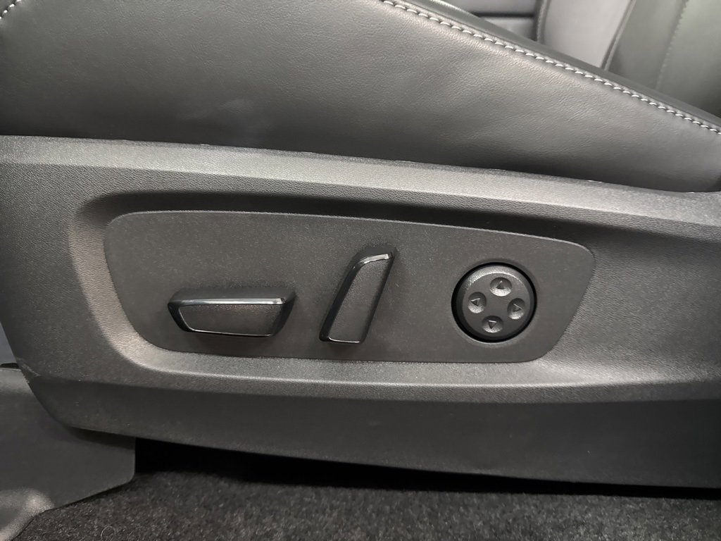 New 2026 INFINITI QX60 Luxe w/ Family Package image 15