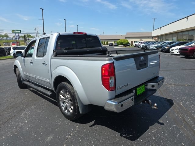 Used 2015 Nissan Frontier SL w/ Moonroof Package AWD/4WD image 5