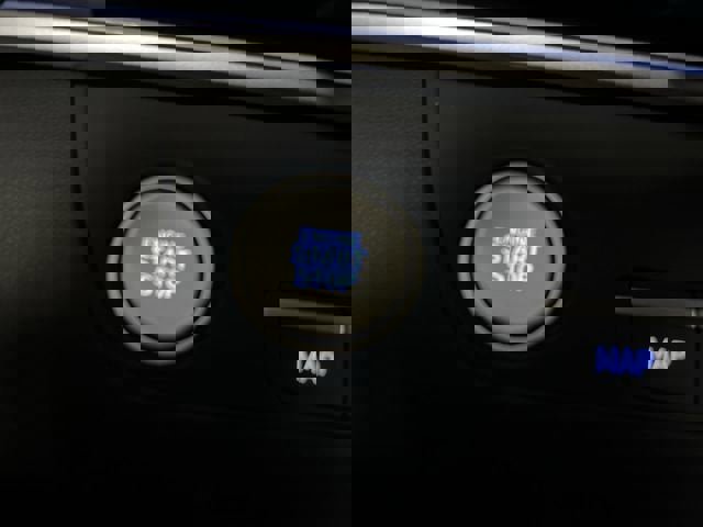 Used 2025 Hyundai Elantra Limited image 17